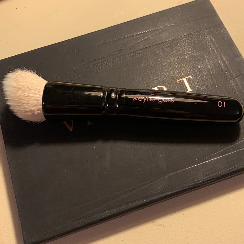 Wayne Goss foundation brush